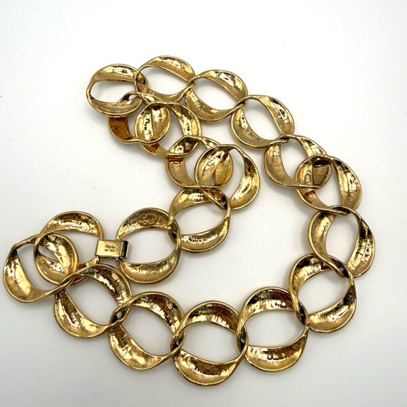 Vintage Napier Cream Enamel & Gold Tone Necklace | 16” | Signed Runway Look - Picture 8 of 9